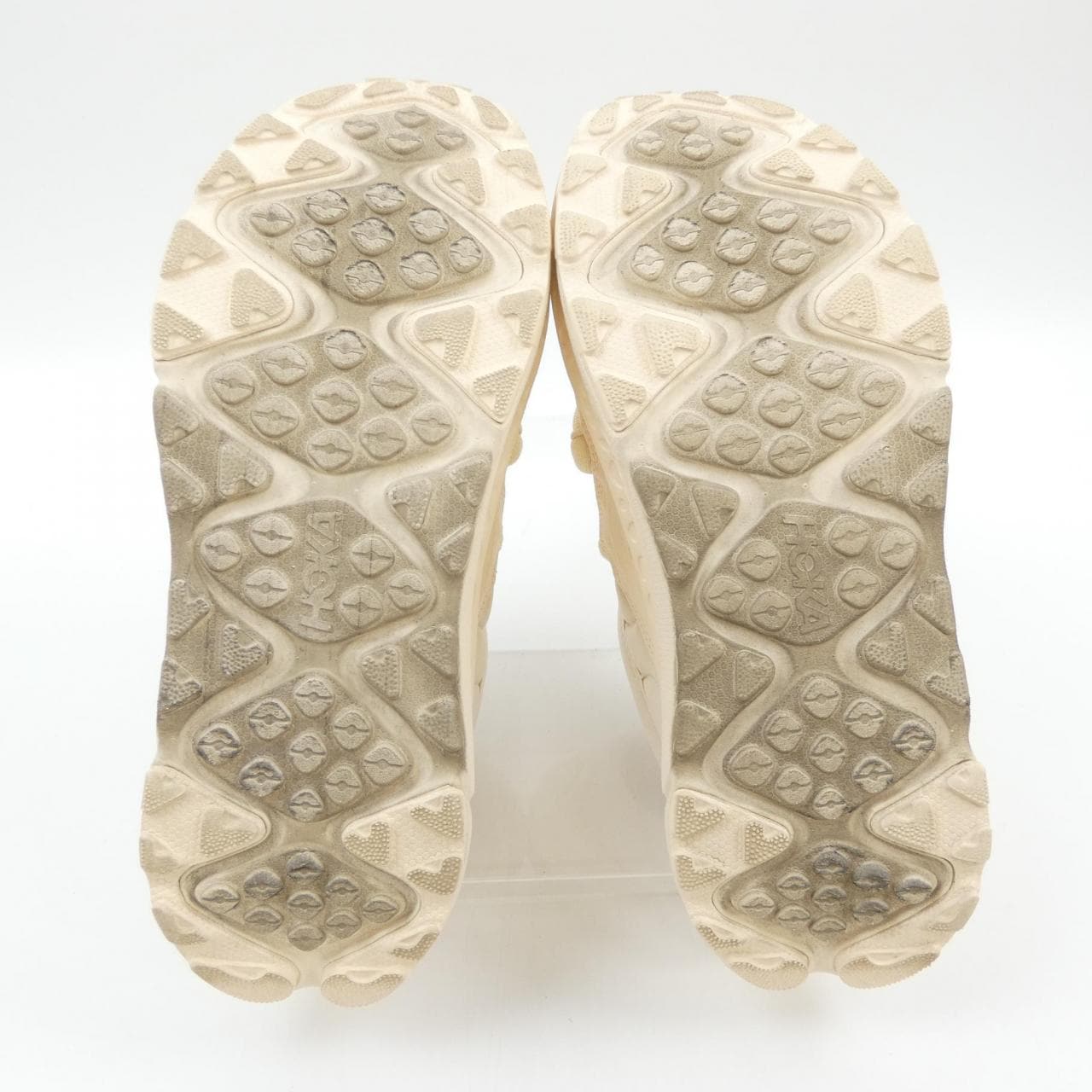 ホカオネオネ HOKA ONE ONE シューズ
