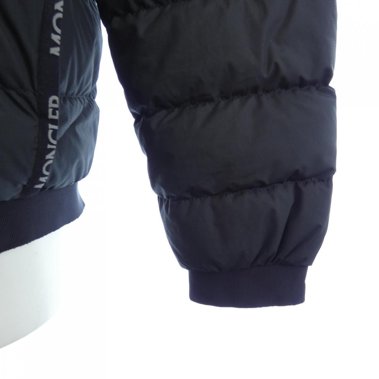 モンクレール MONCLER ダウンジャケット