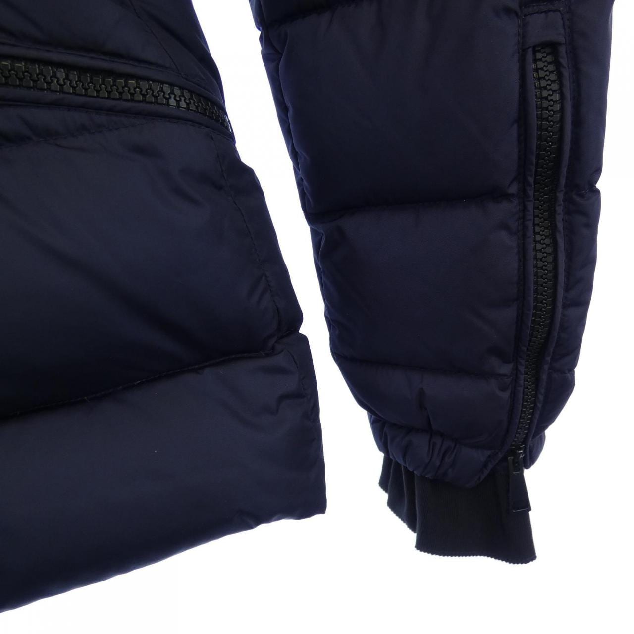 モンクレール MONCLER BETULA ダウンジャケット