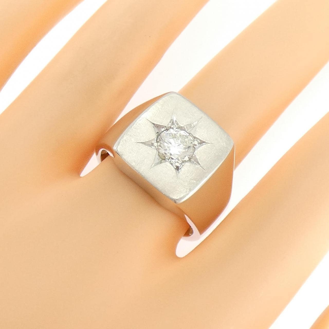 PM900 ダイヤモンド リング 0.69CT