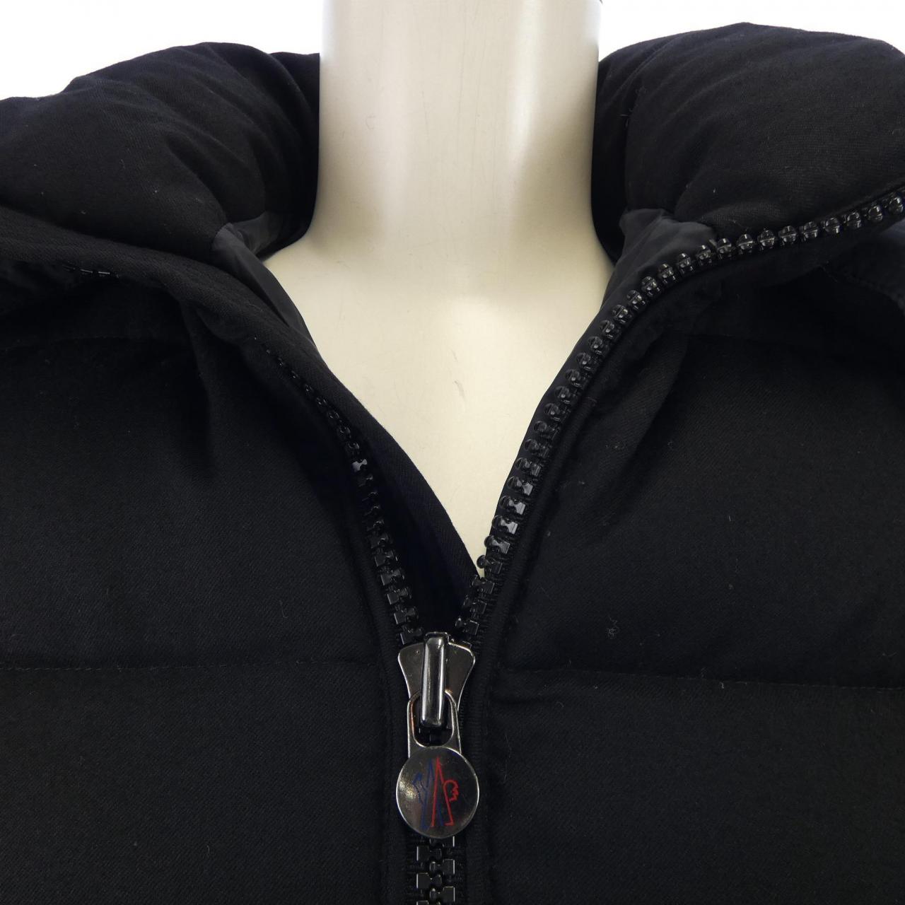 モンクレール MONCLER ダウンジャケット
