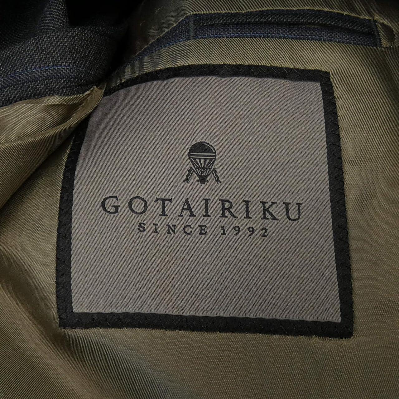 ゴタイリク GOTAIRIKU SR GO CS 0381 スーツ