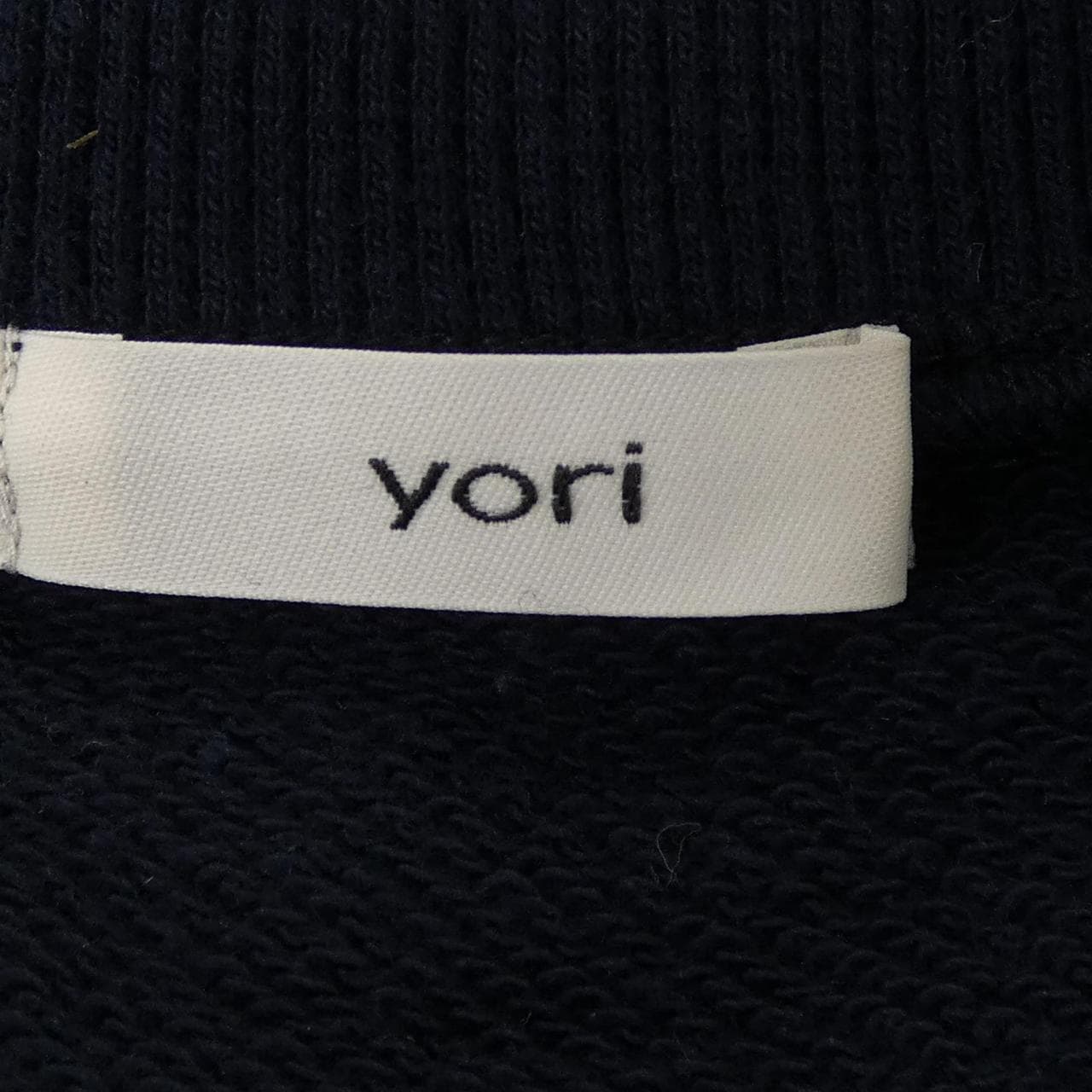 ヨリ yori トップス