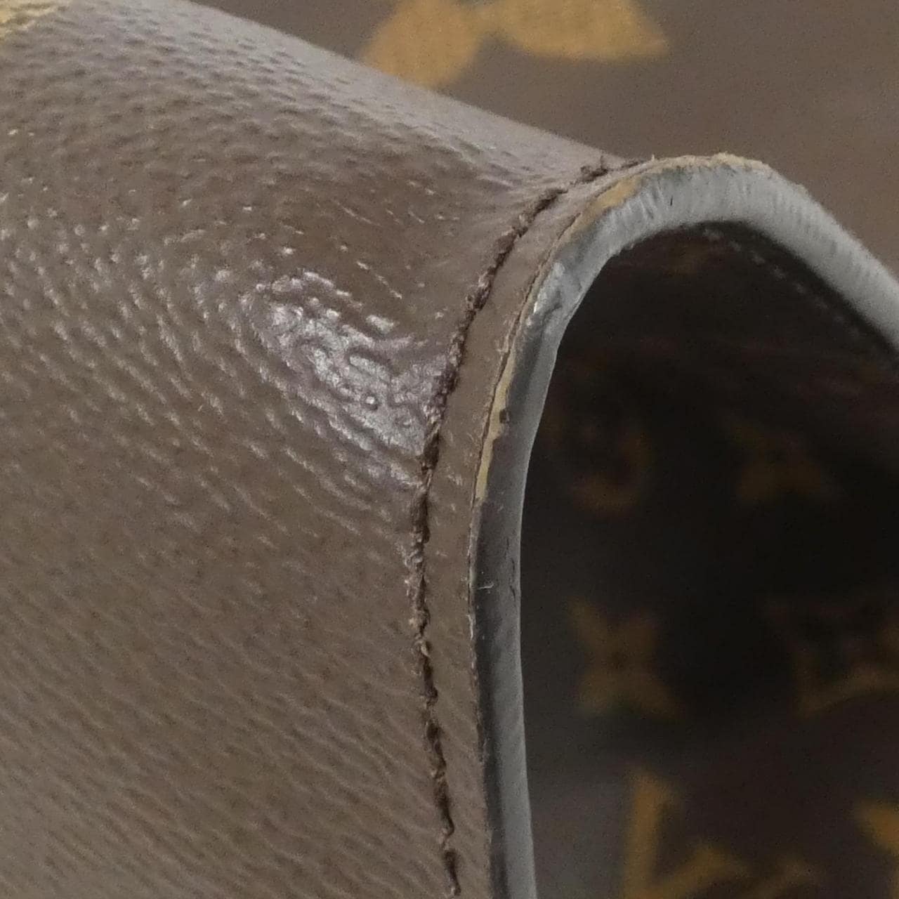 ルイヴィトン モノグラム ジャイアント オンザゴー GM M44576 バッグ