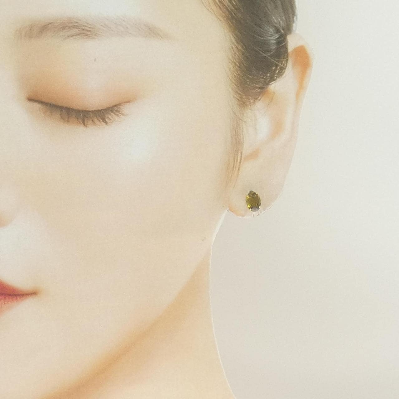 K18YG Garnet Earrings 1.80CT