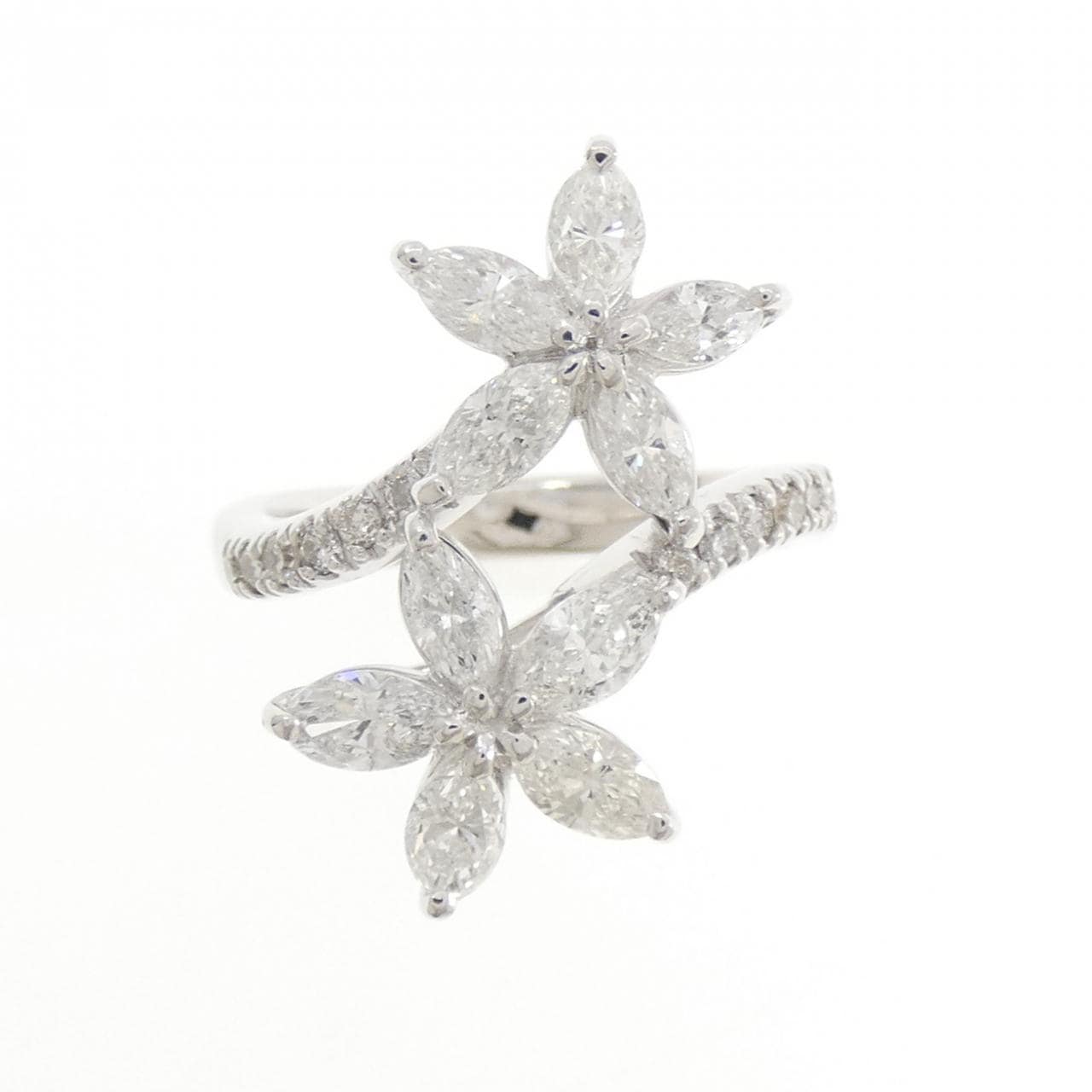 K18WG フラワー ダイヤモンド リング 1.89CT