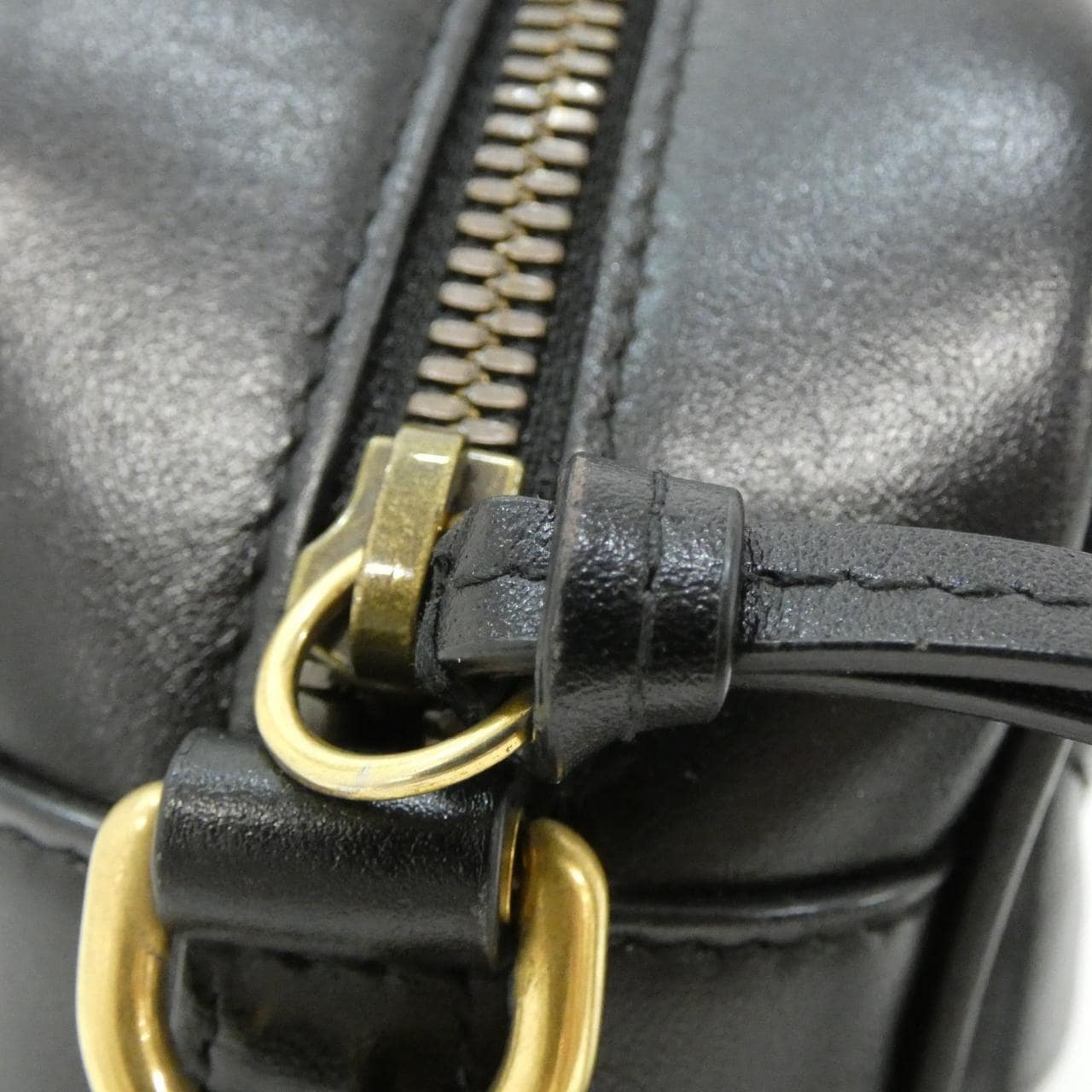 グッチ GG MARMONT 447632 DTD1T ショルダーバッグ