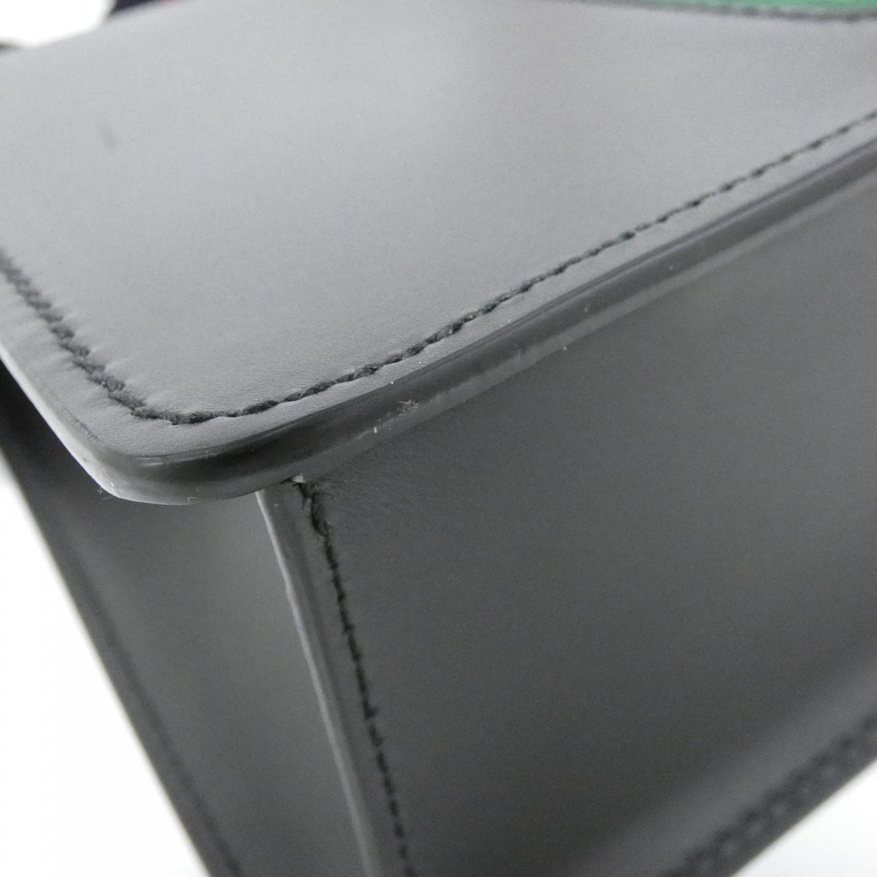 グッチ SYLVIE 421882 CVLEG ショルダーバッグ