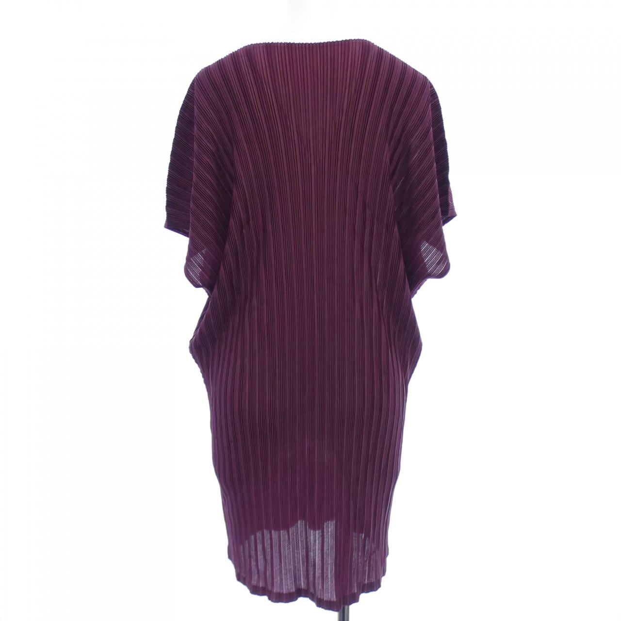 百褶PLEATS PLEASE上衣