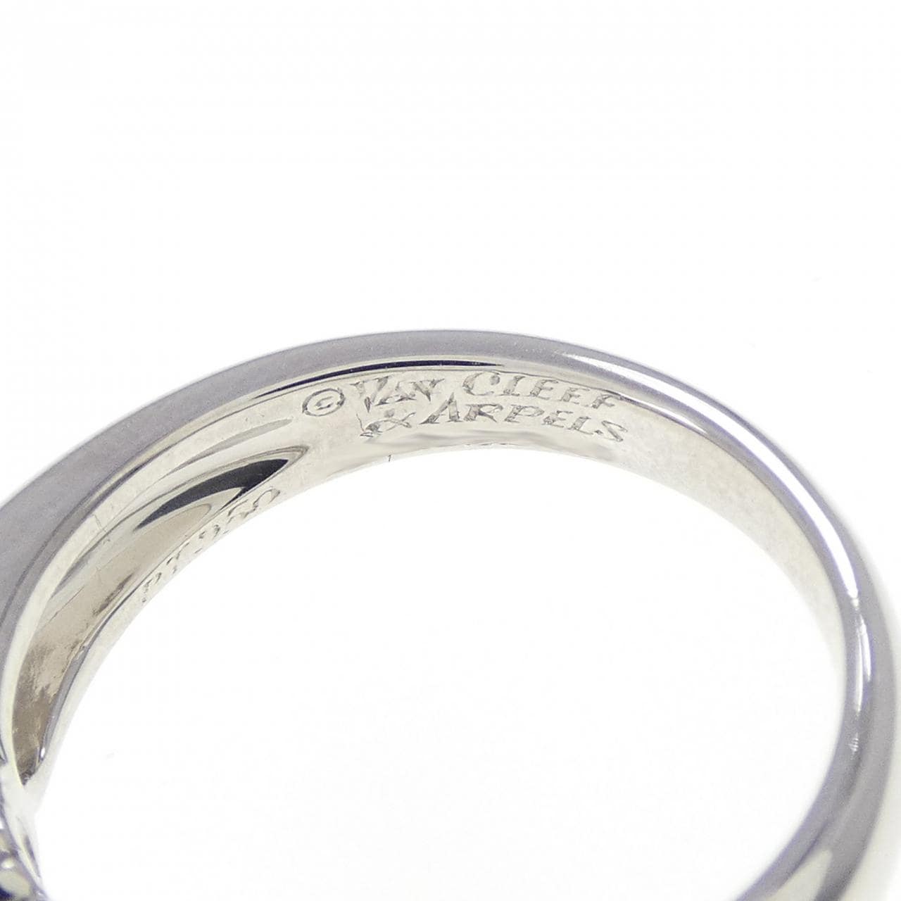 ヴァンクリーフ&アーペル ジネット リング 0.41CT E VVS2