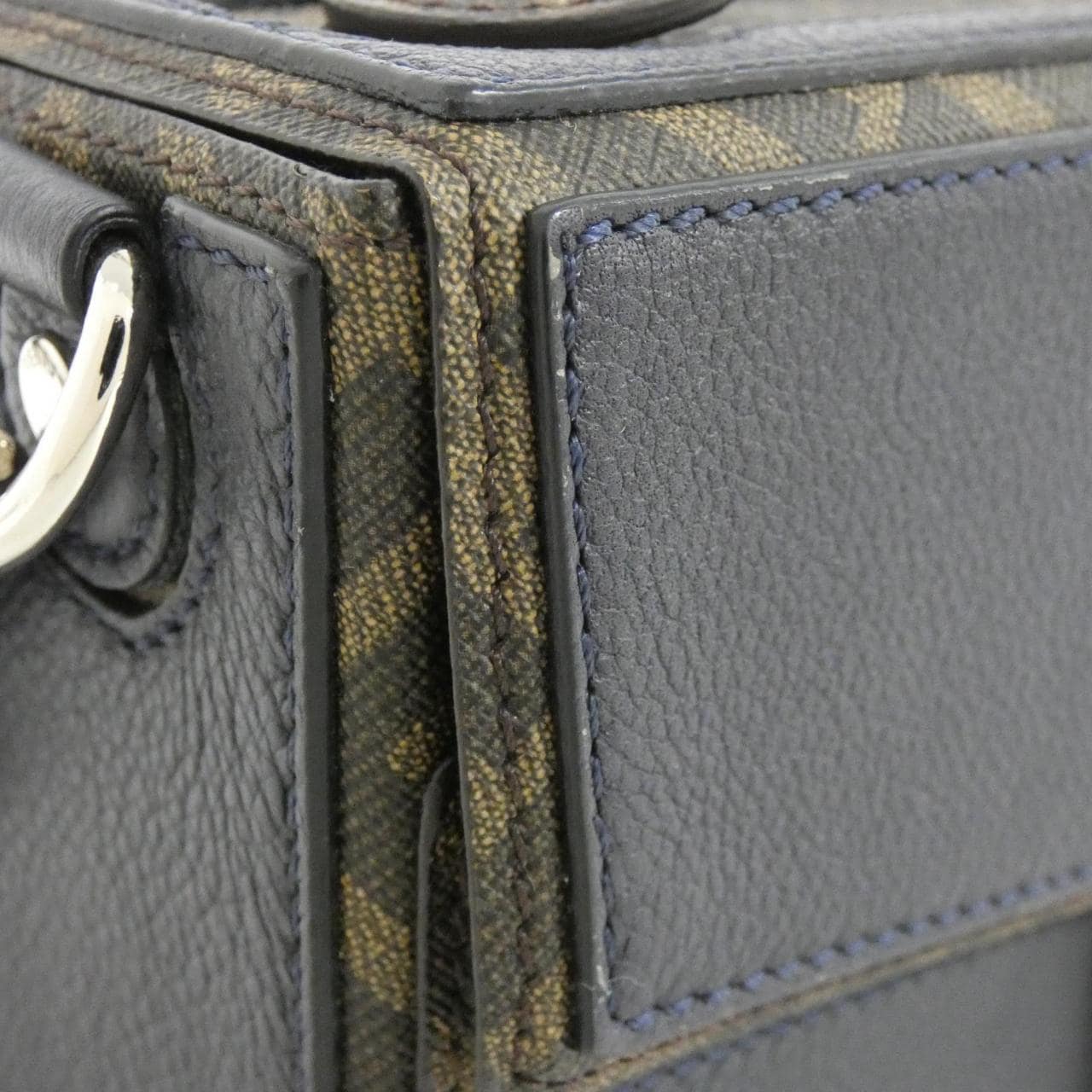 フェンディ バゲット ソフト トランク 7VA565 AQWH バッグ