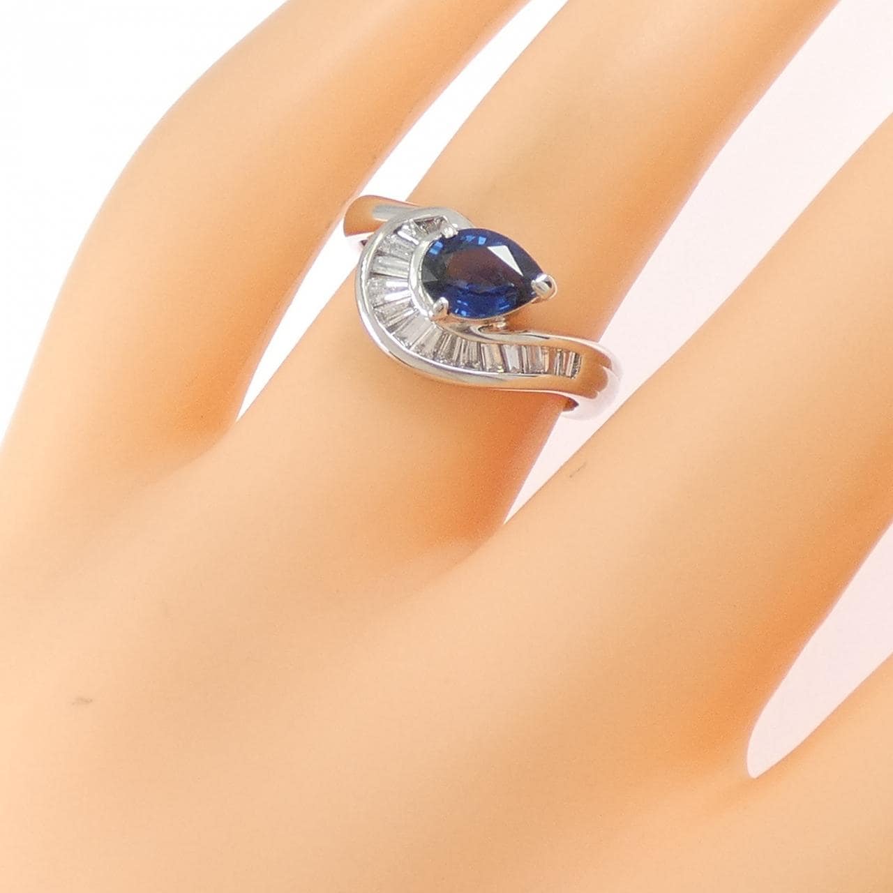 PT900 サファイヤ リング 0.80CT