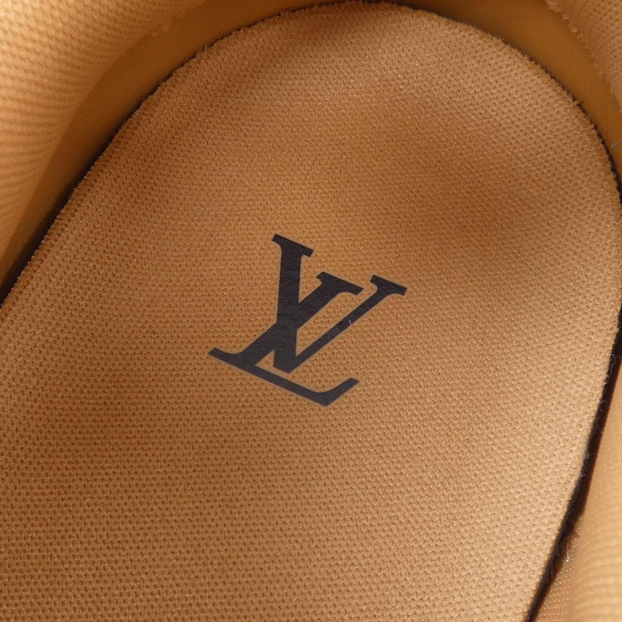 ルイヴィトン LOUIS VUITTON LVバターソフト スニーカー