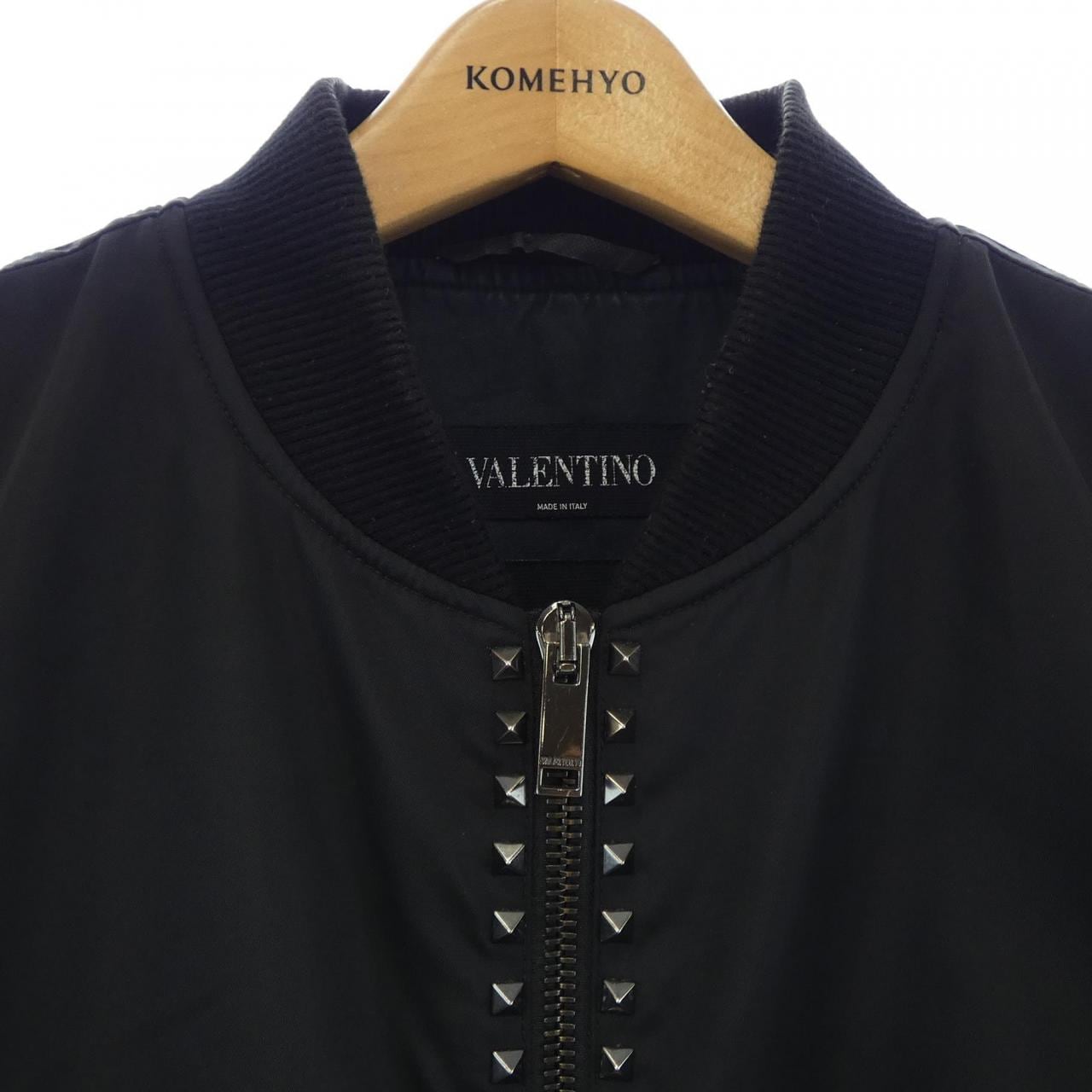 ヴァレンティノ VALENTINO MV3CI1602KP ジャケット