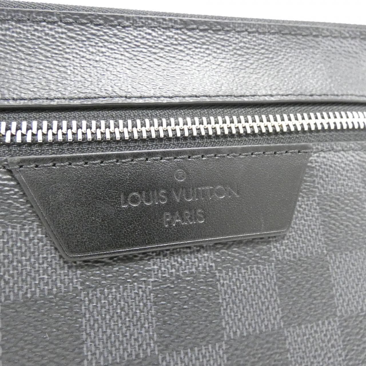 LOUIS VUITTON Damier 石墨手拿包 24H N40481 包