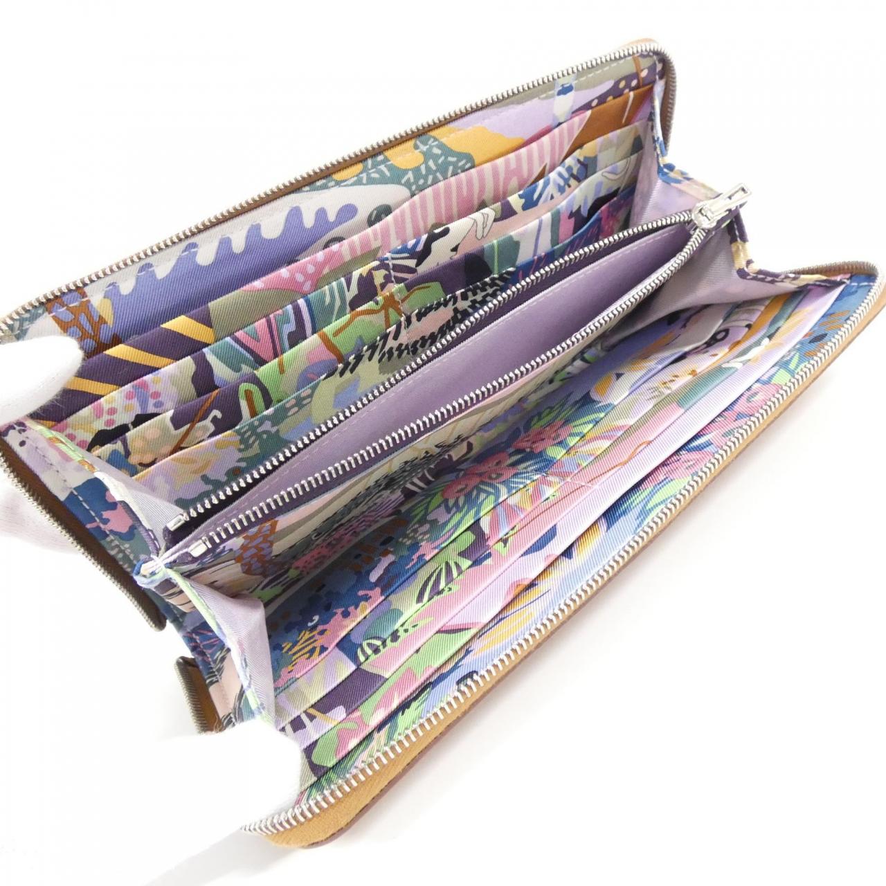 エルメス EN LIBERTE シルク イン クラシック 084387CK 財布