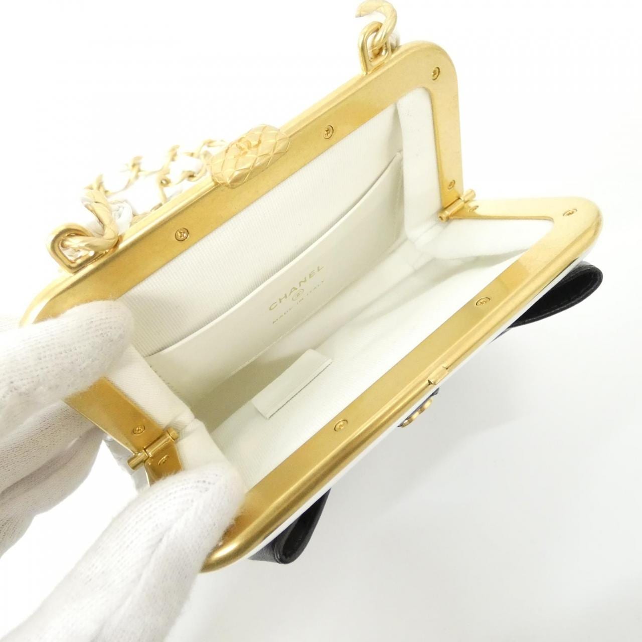 シャネル AP4028 チェーンクラッチ