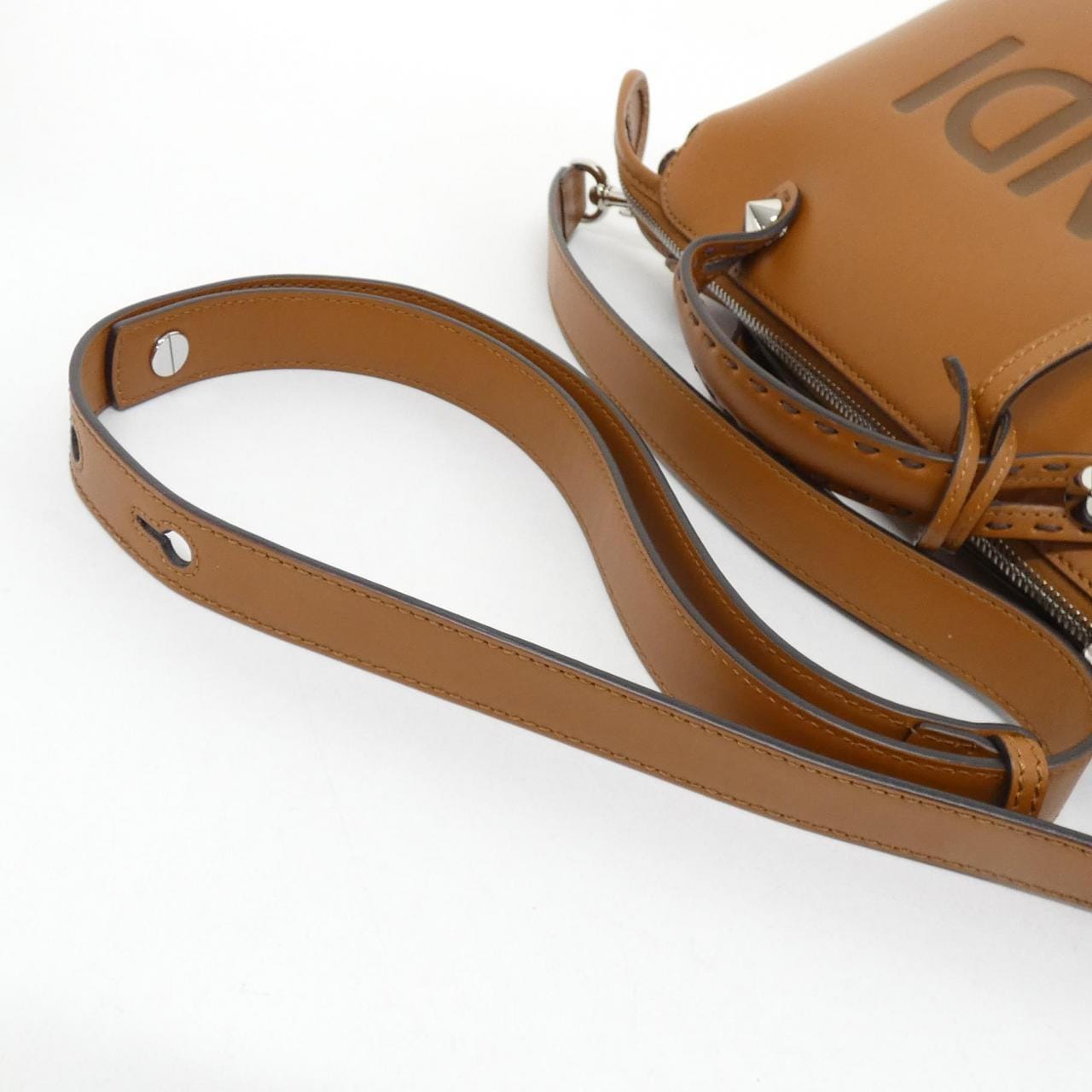 フェンディ バイ ザ ウェイ ミディアム 8BL146 AC9L バッグ