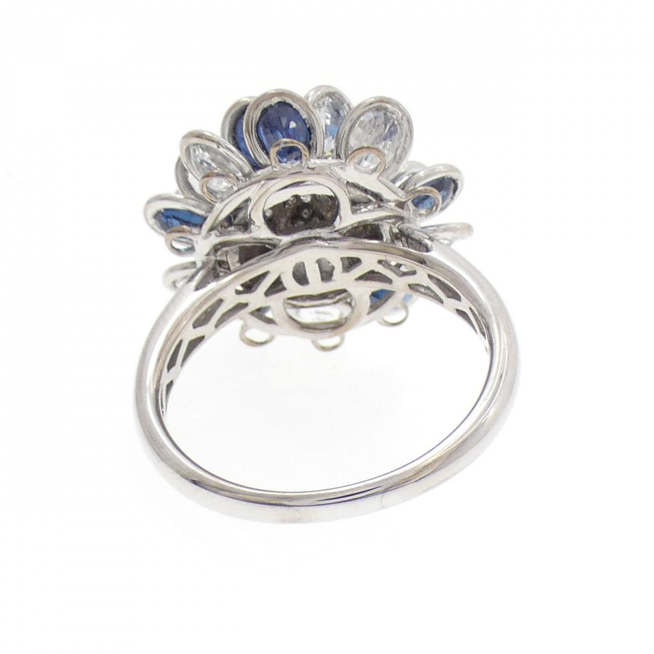 K18WG フラワー サファイヤ リング 4.64CT