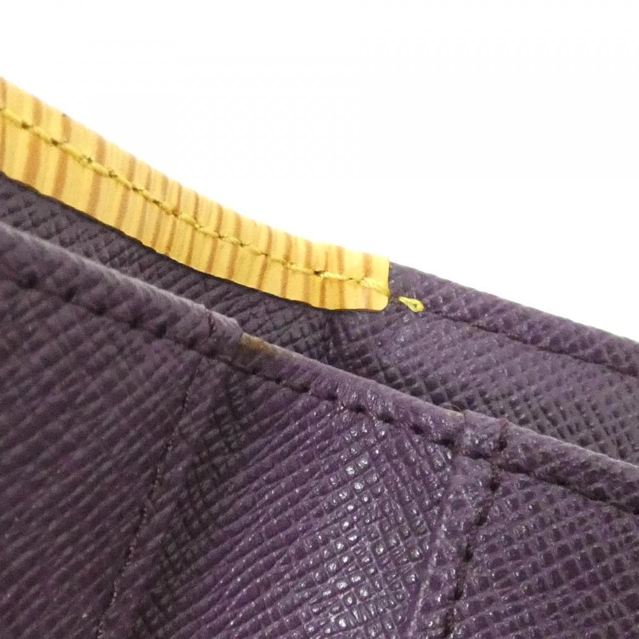 ルイヴィトン エピ ポルト モネ ビエ カルト クレディ M63489 財布