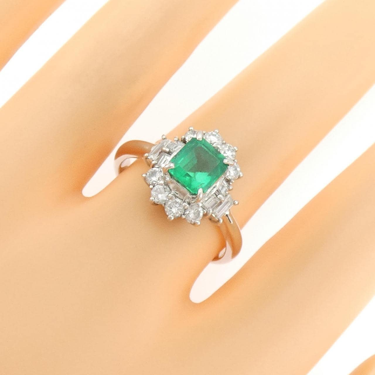 PT900 エメラルド リング 1.077CT