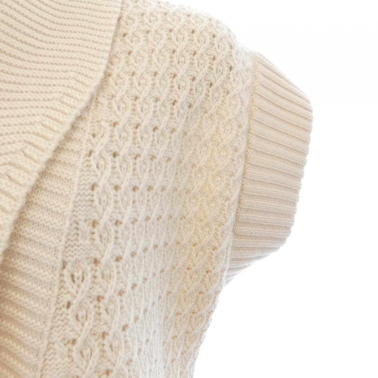 シャネル CHANEL P30202K00347 07C カーディガン