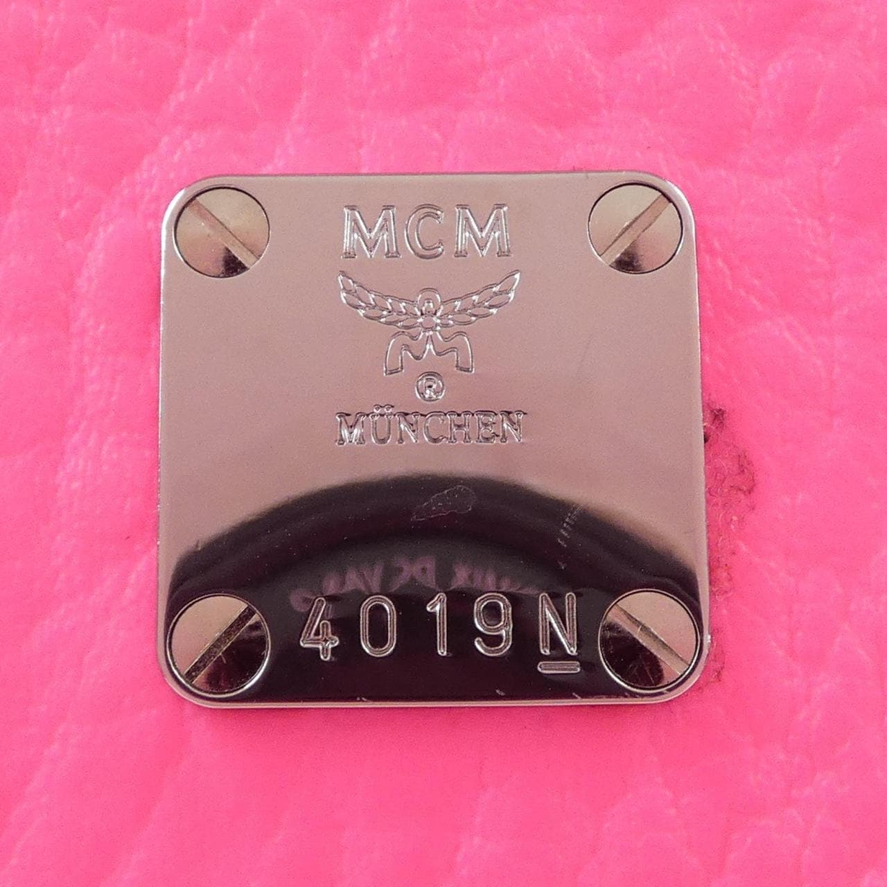 エムシーエム MCM MXZ9AVI60QP001 BAG