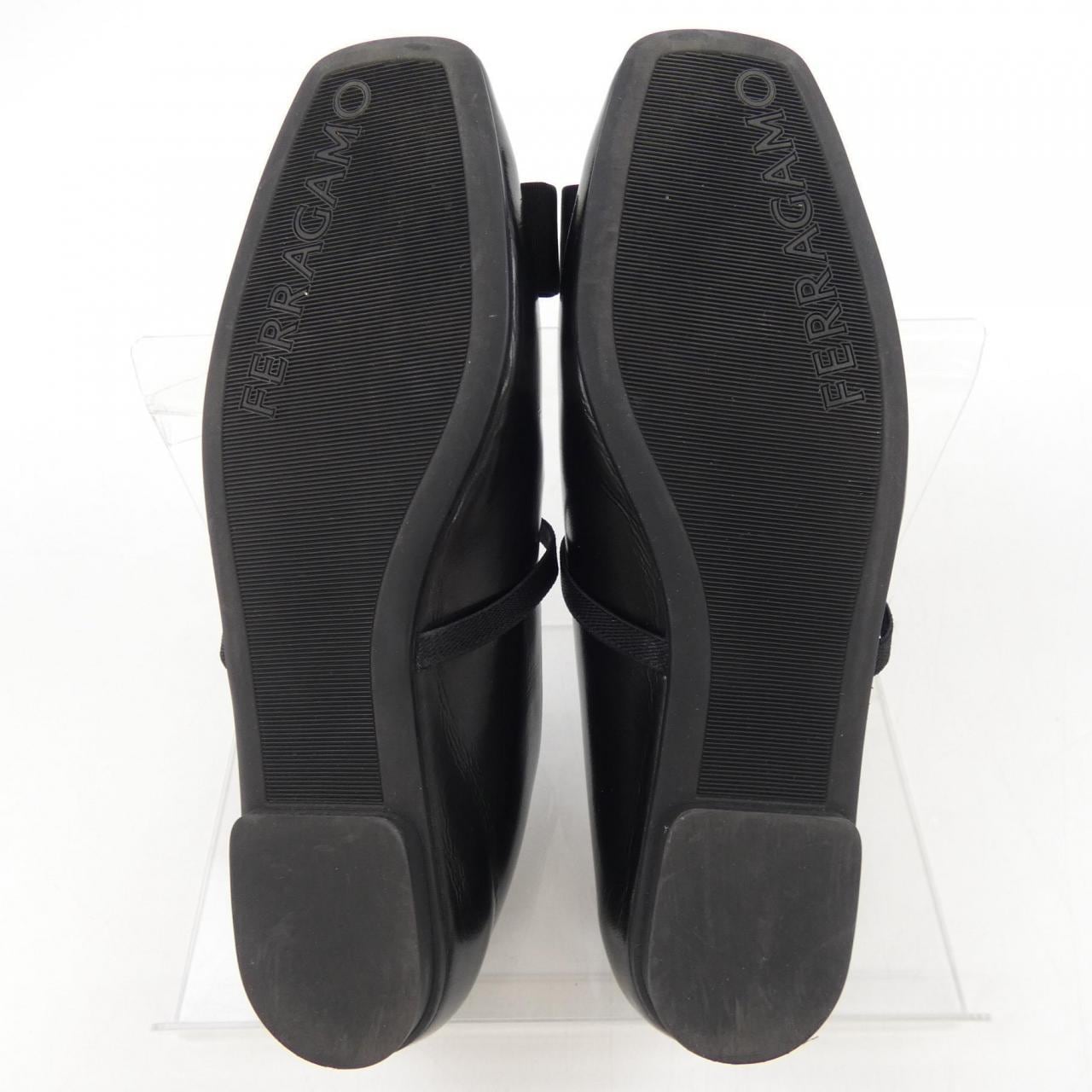 フェラガモ FERRAGAMO フラットシューズ