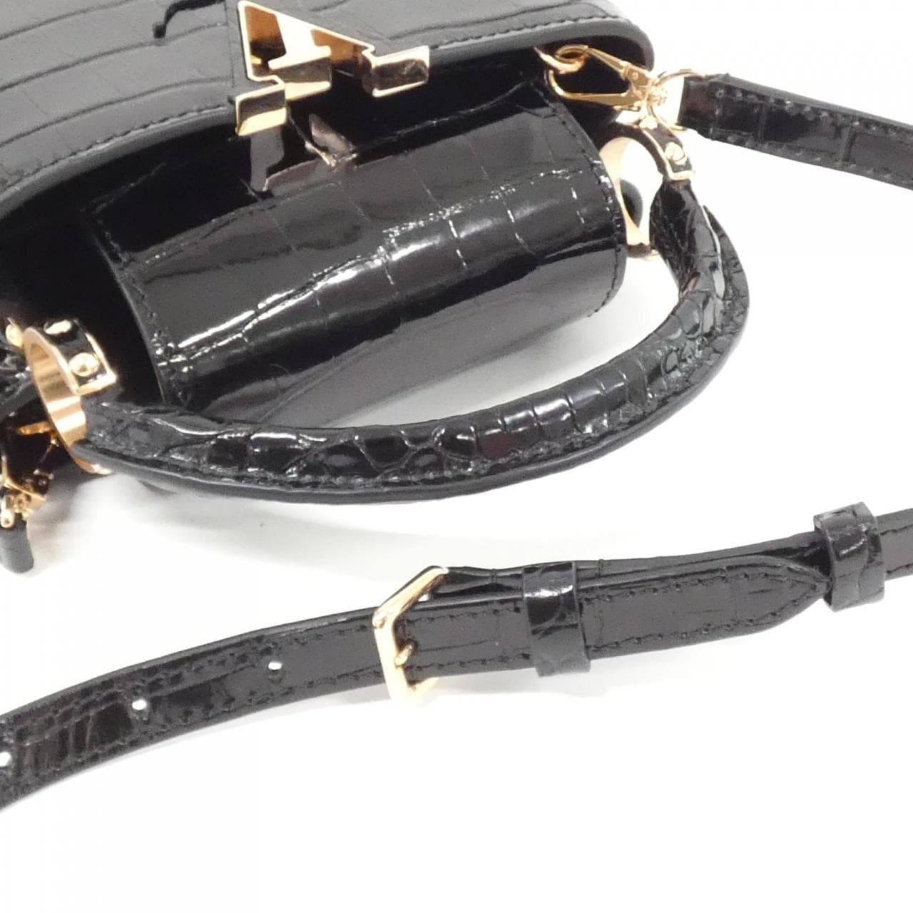 LOUIS VUITTON珍稀皮革 Capucines MINI P01131 包