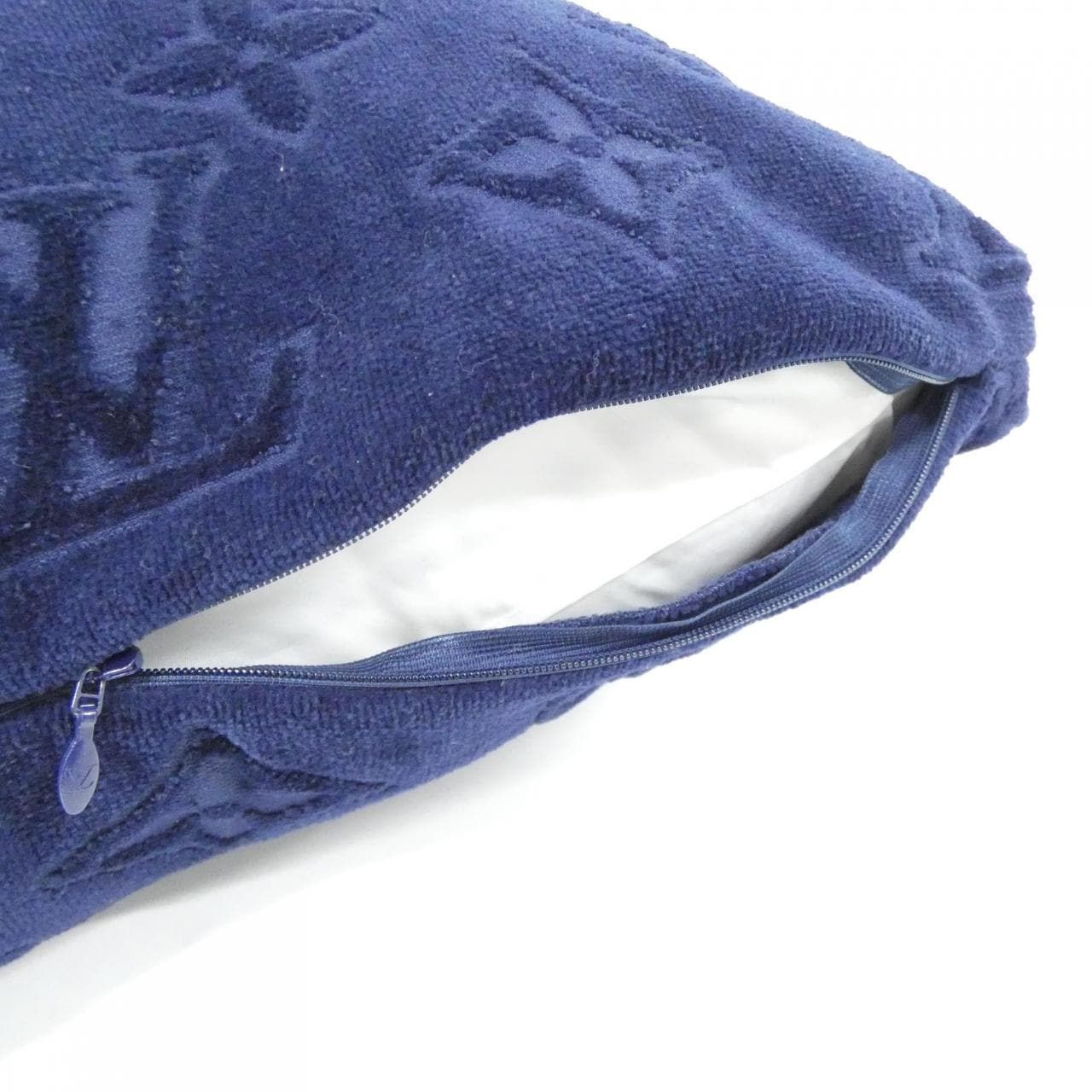 ルイヴィトン モノグラム クッサン LVバケーション M78816 クッション