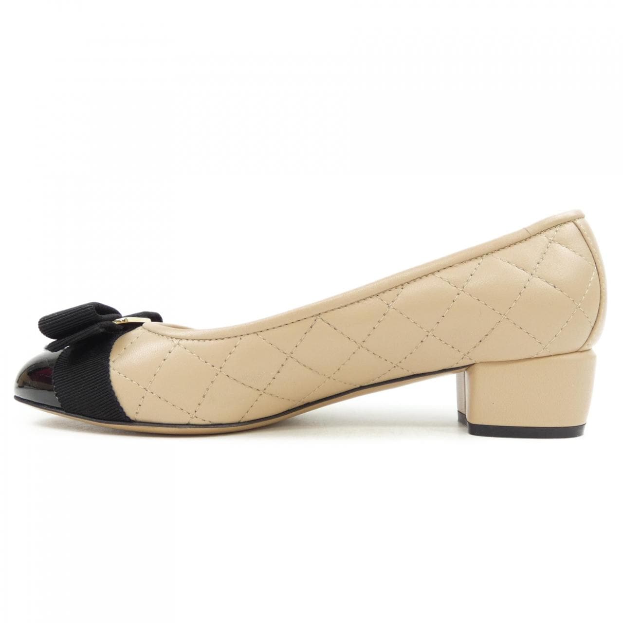 サルヴァトーレフェラガモ SALVATORE FERRAGAMO VARA Q パンプス