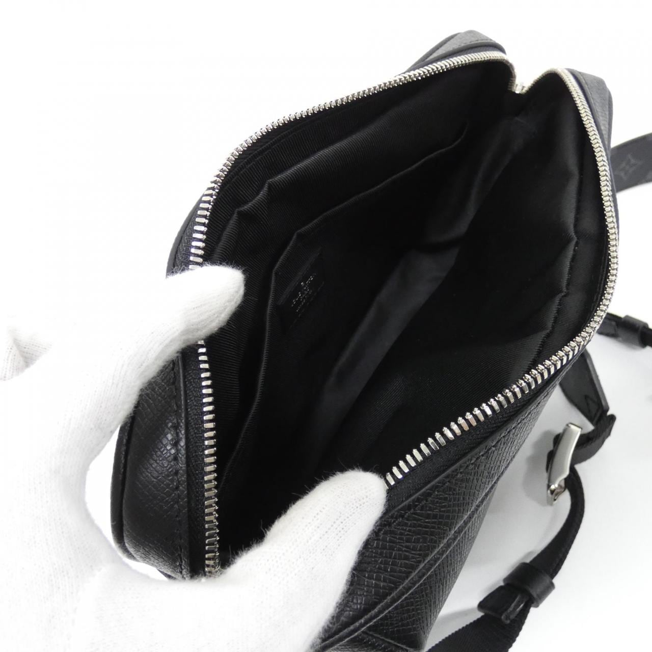 ルイヴィトン タイガ ラマ アウトドア メッセンジャー PM M30233 ショルダーバッグ