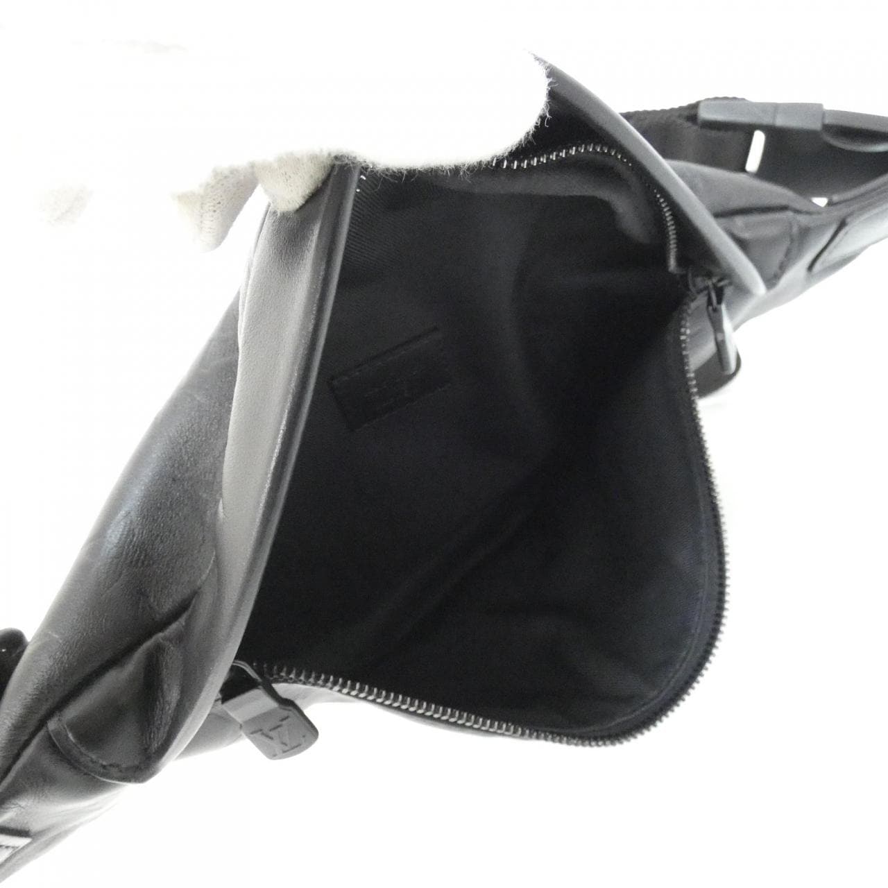 ルイヴィトン モノグラム シャドウ ディスカバリー バムバッグ M44388 ショルダーバッグ