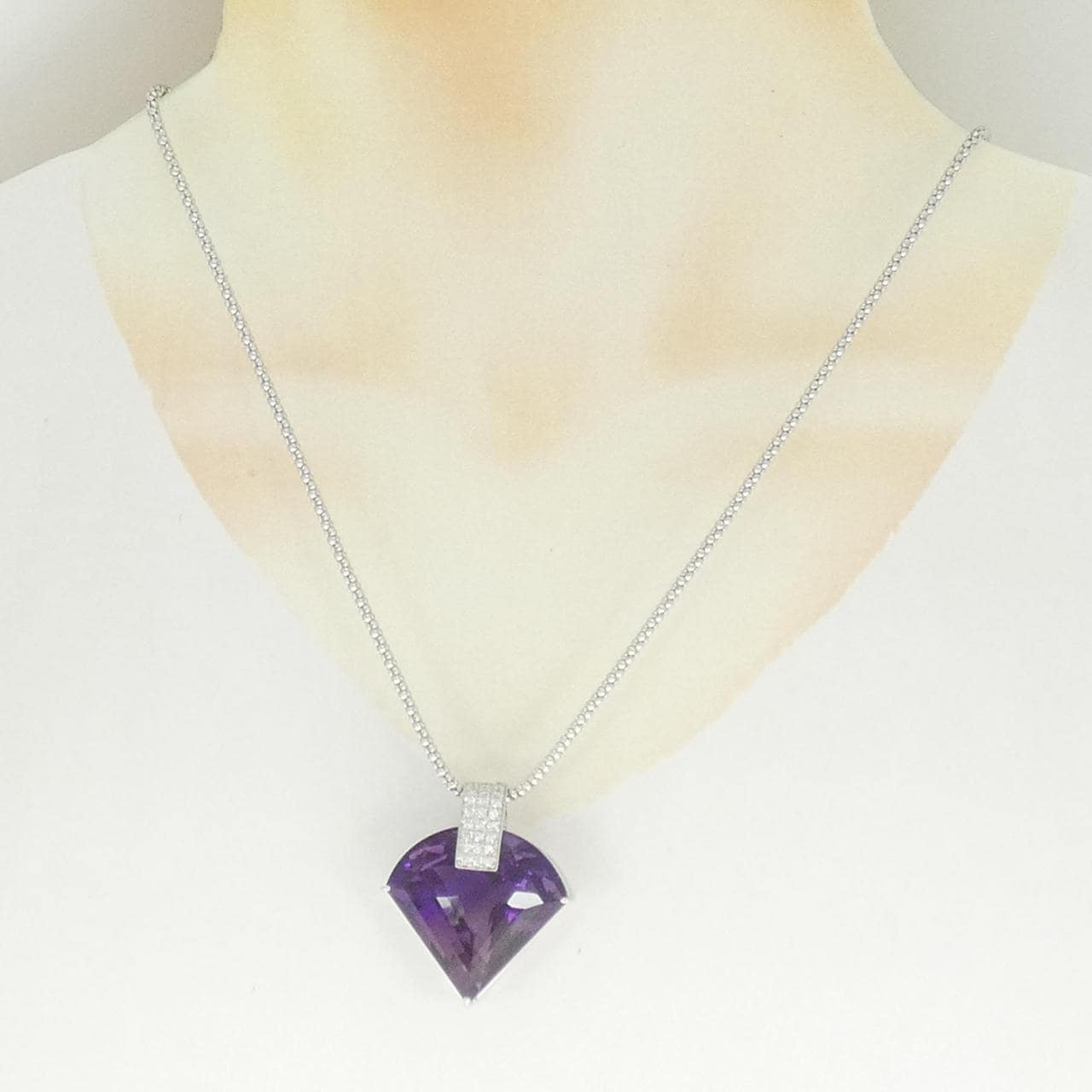 K18WG アメジスト ネックレス 60.68CT