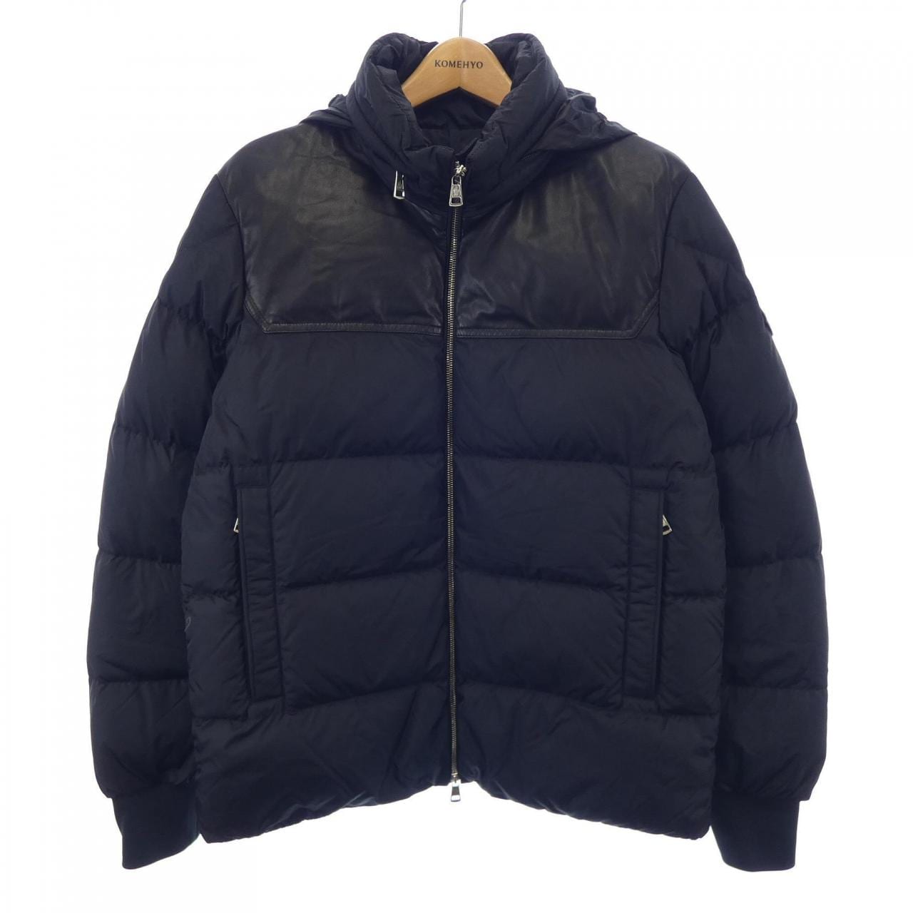 モンクレール MONCLER ダウンジャケット