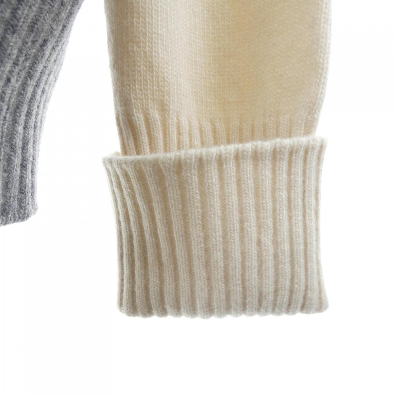 【ヴィンテージ】シャネル CHANEL MADE IN SCOTLAND クローバーボタン カーディガン