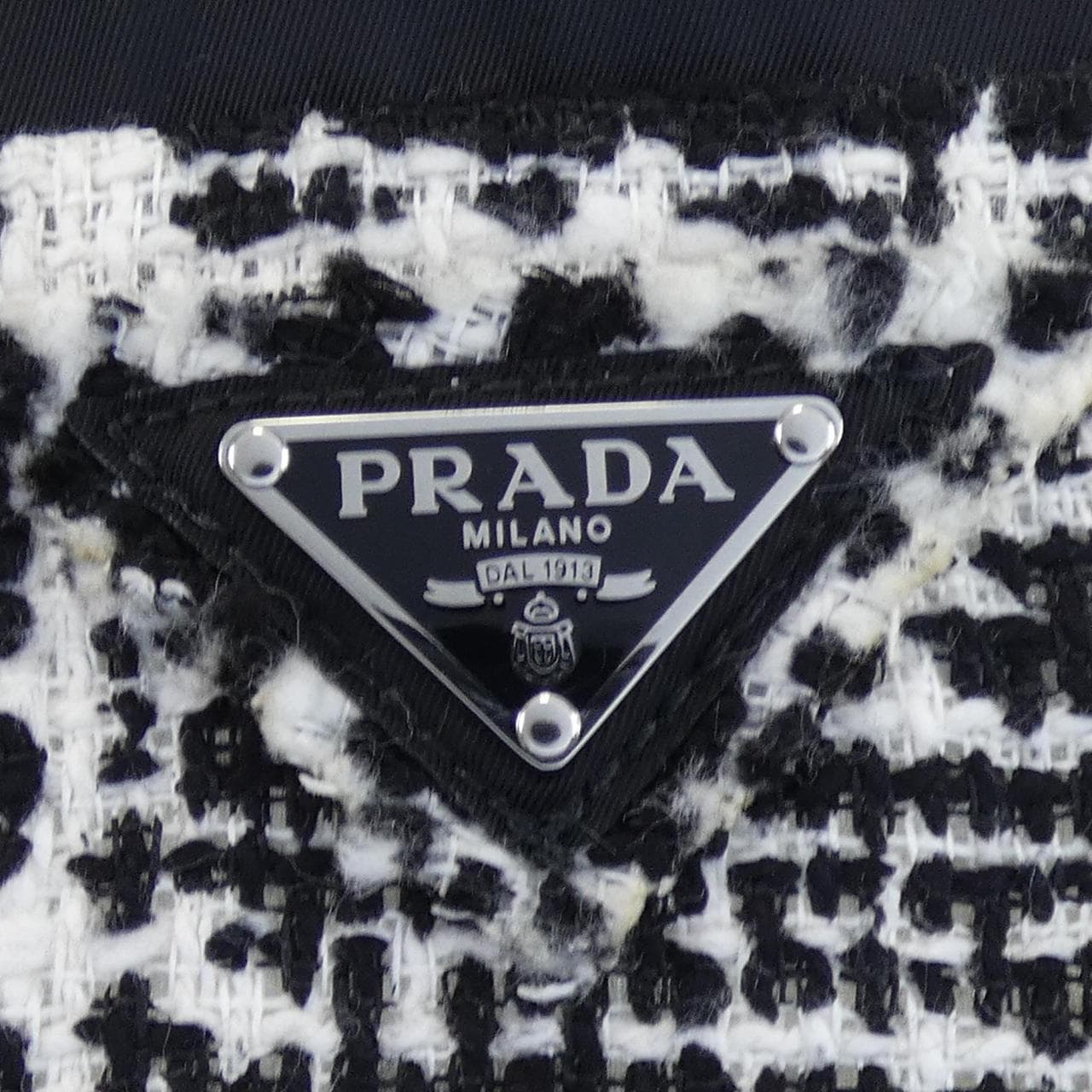 プラダ PRADA トライアングルロゴ P164T S221 10FV スカート