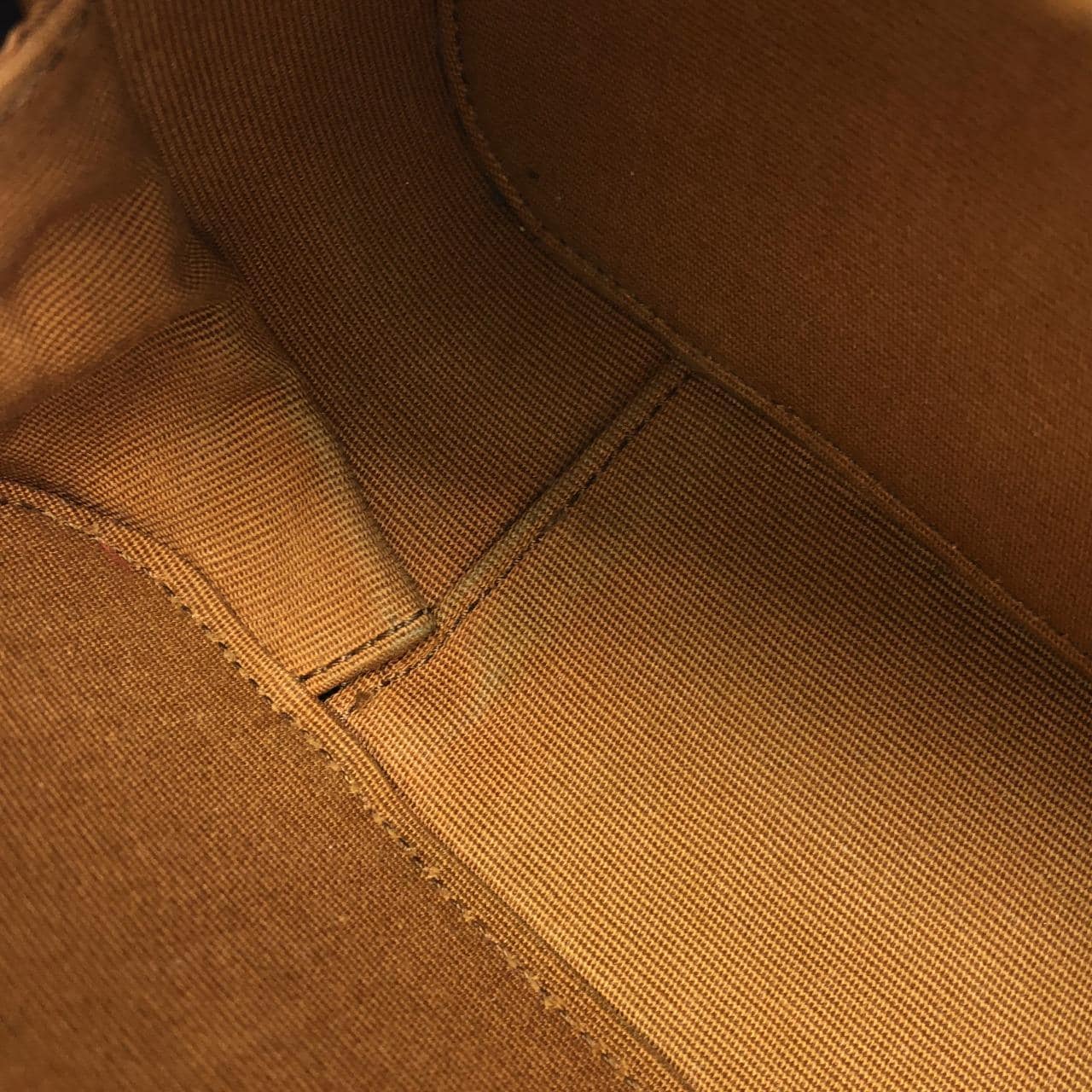 セリーヌ ハーフ ムーン ケース 10K642ECM バッグ