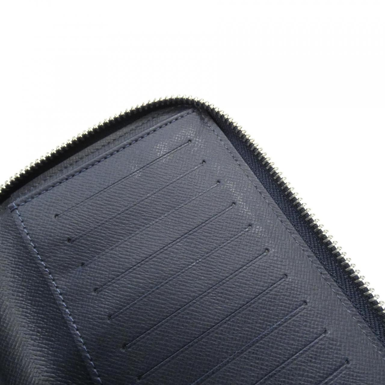 ルイヴィトン タイガ ジッピー ウォレット ヴェルティカル M30510 財布