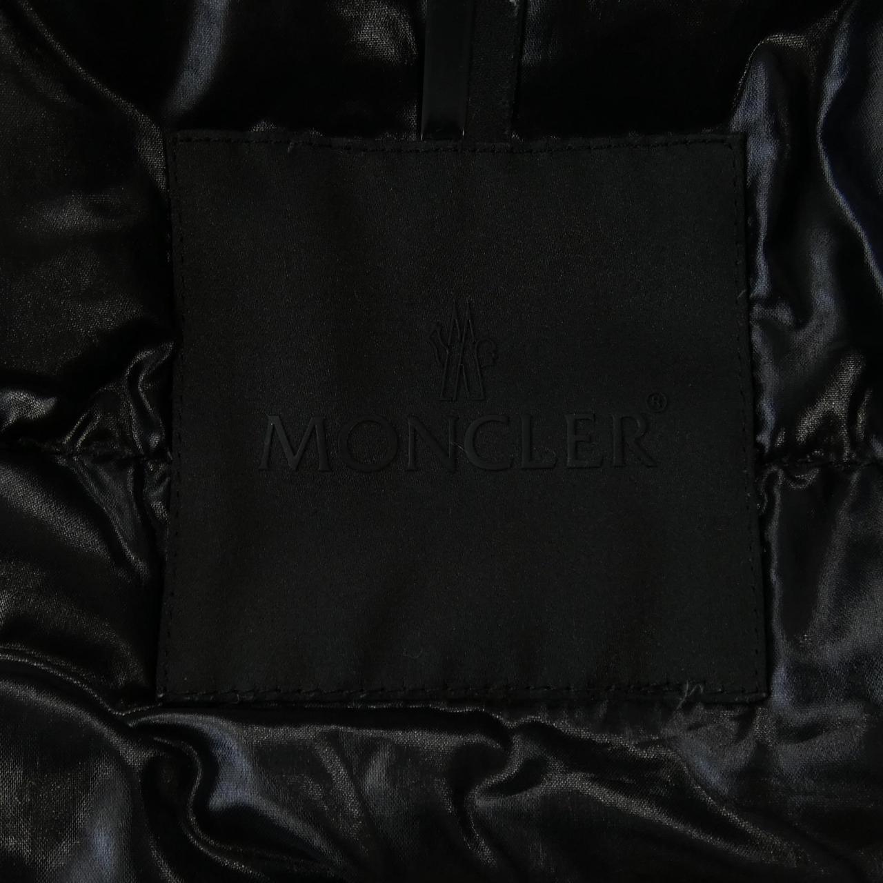 モンクレール MONCLER ダウンジャケット