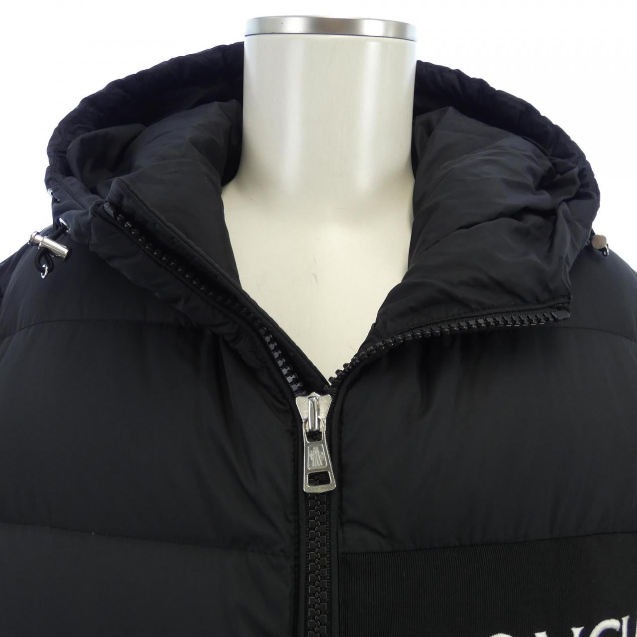 モンクレール MONCLER ダウンジャケット