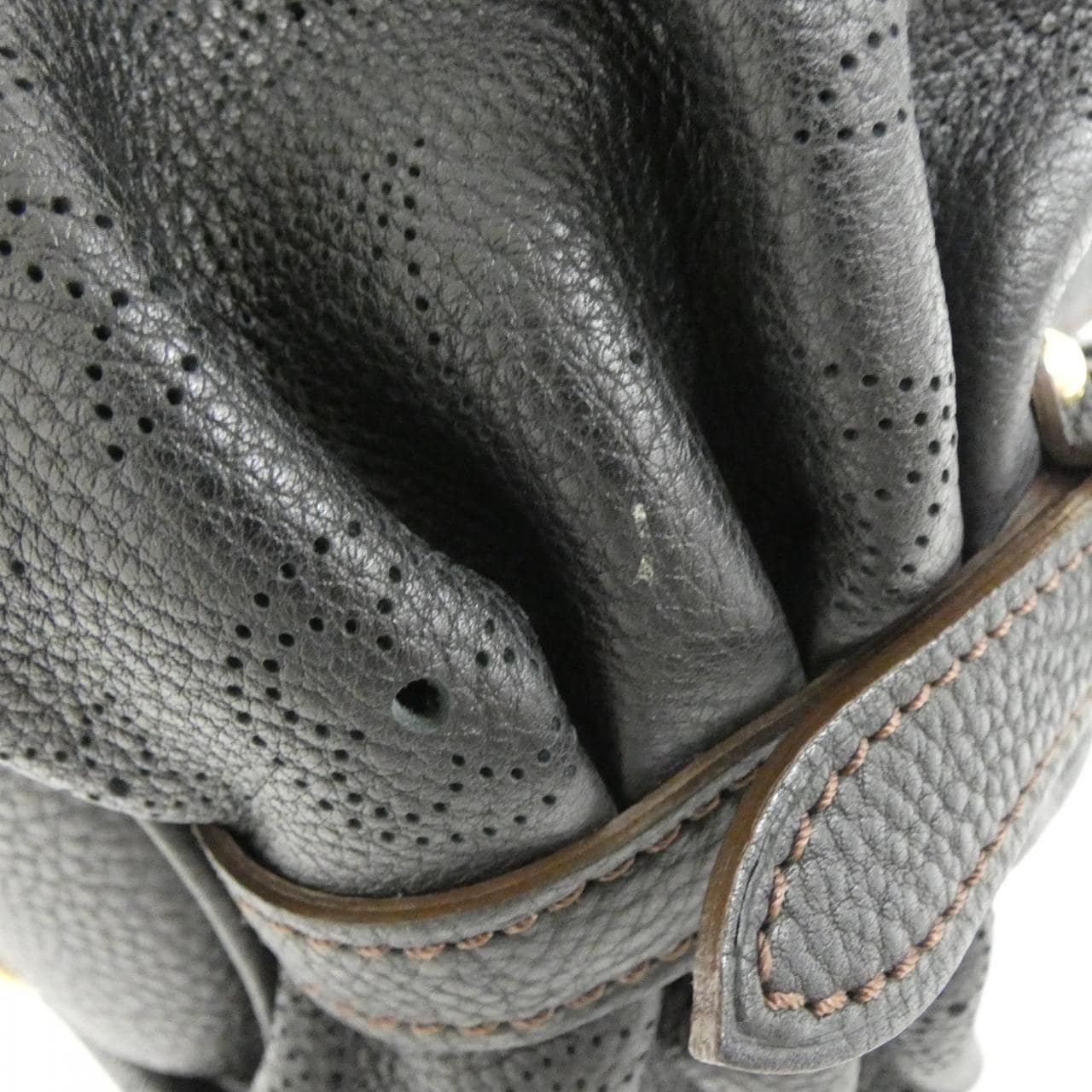 ルイヴィトン マヒナ XS M95660 ショルダーバッグ