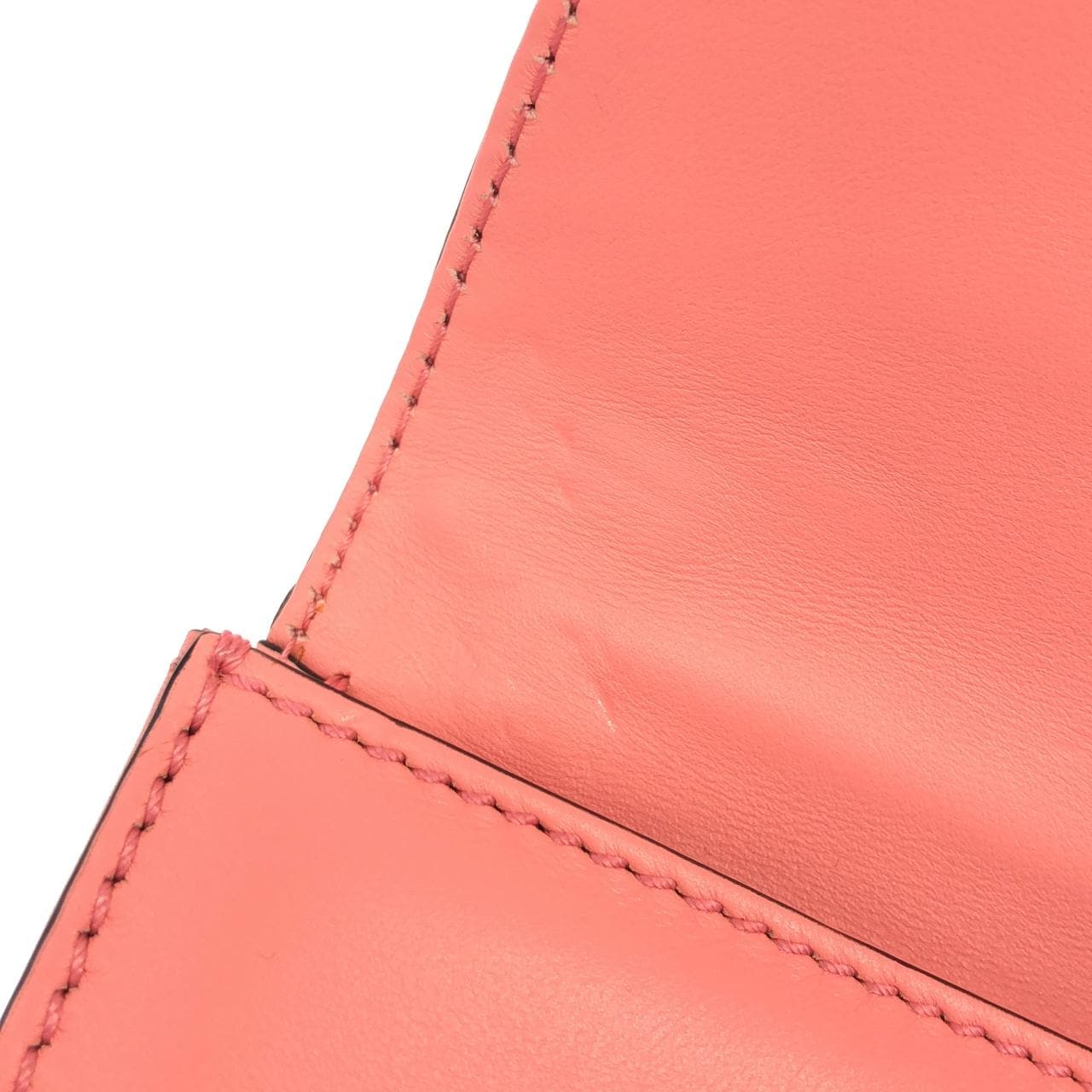 ヴァレンティノガラヴァーニ バッグ