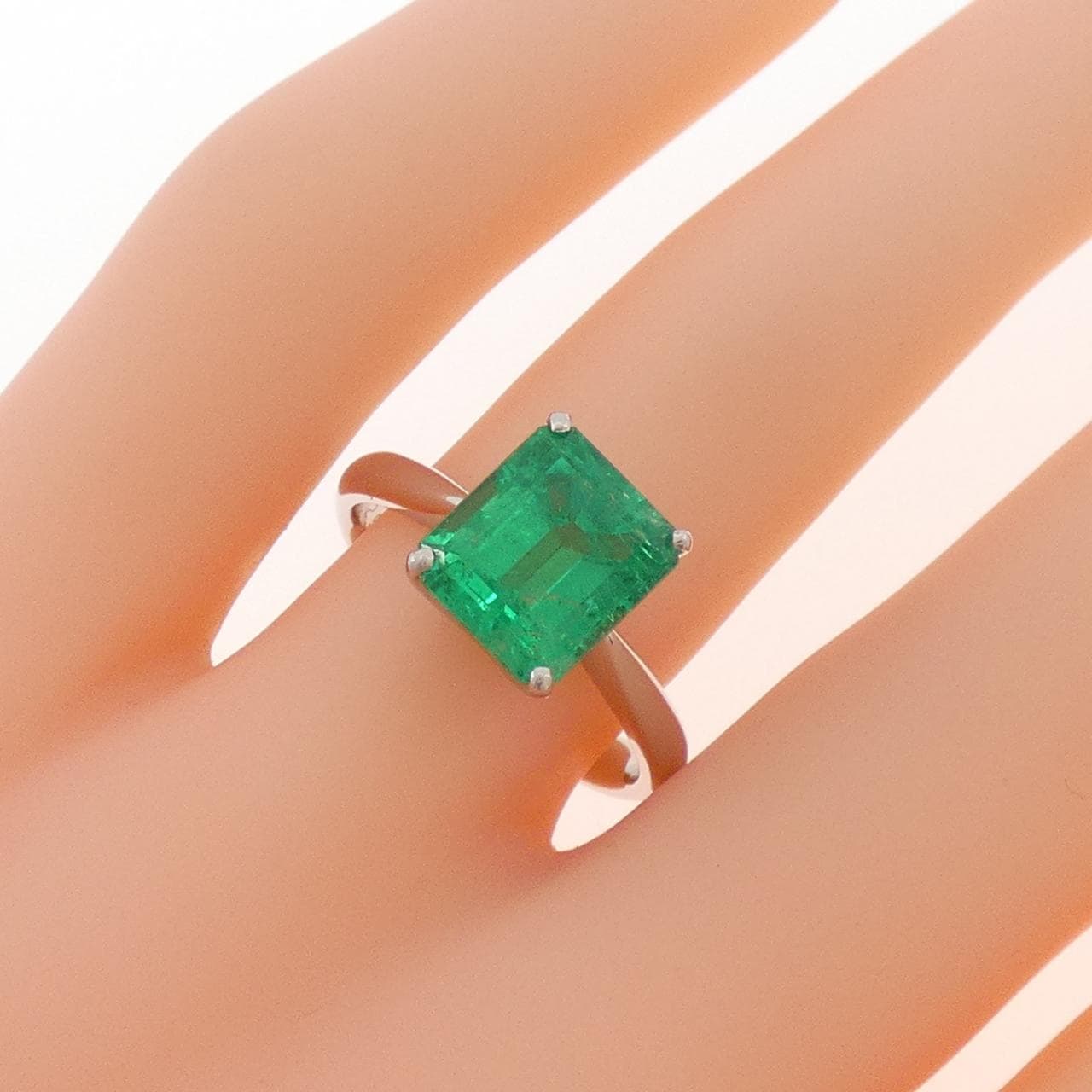 PT900 Emerald Ring 2.90CT
