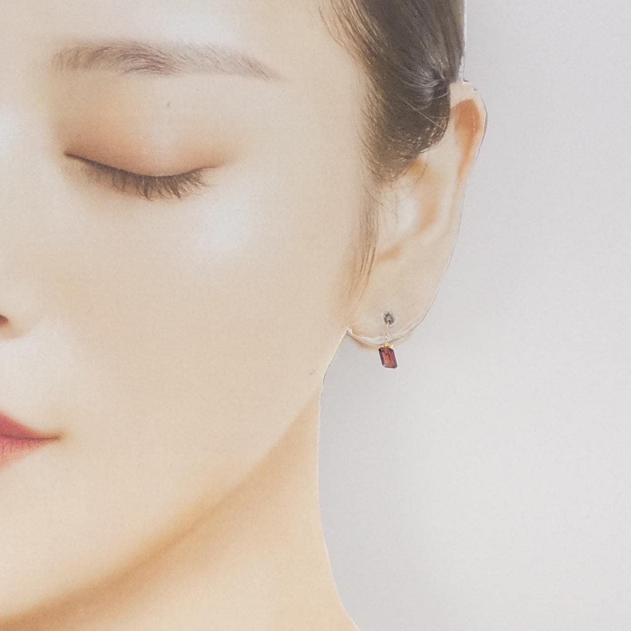 K18YG ガーネット ピアス