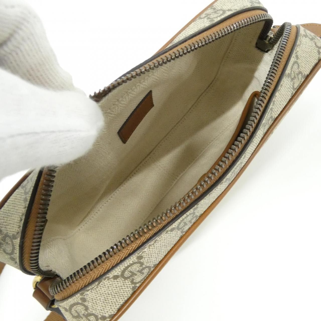 グッチ GG EMBLEM 821216 FAED3 ショルダーバッグ