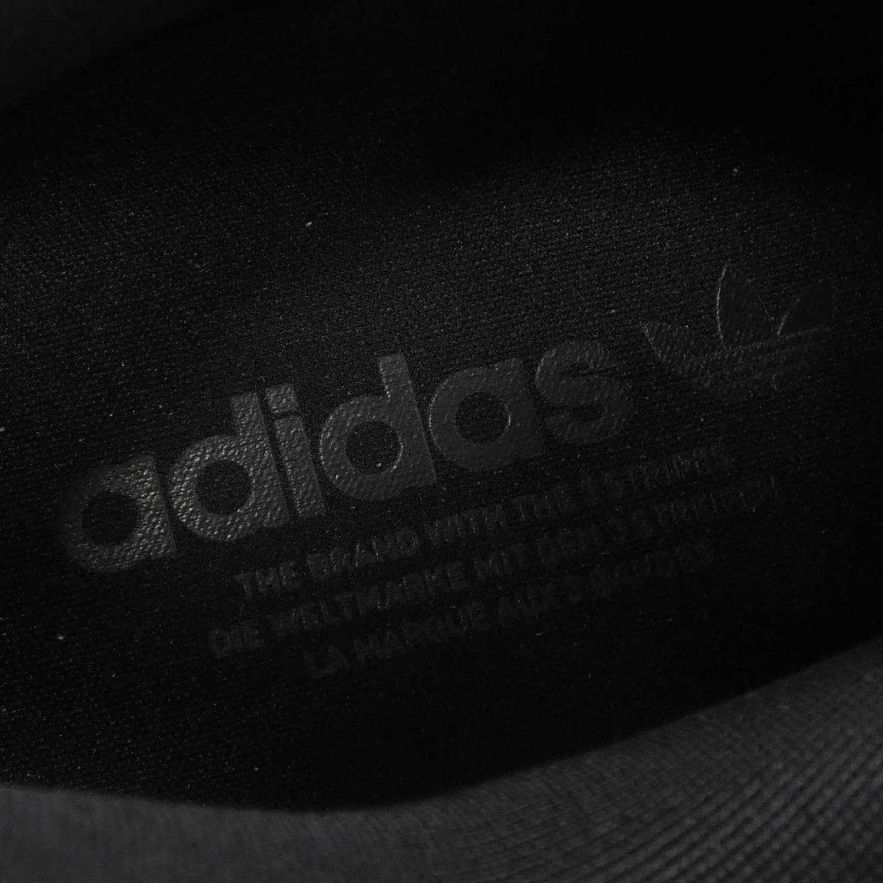 アディダス ADIDAS JS4011 スニーカー