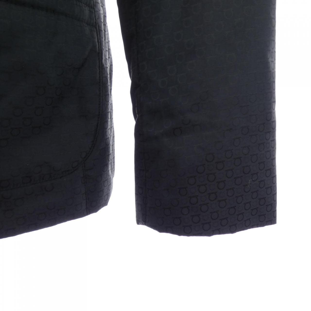 サルヴァトーレフェラガモ SALVATORE FERRAGAMO ダウンジャケット