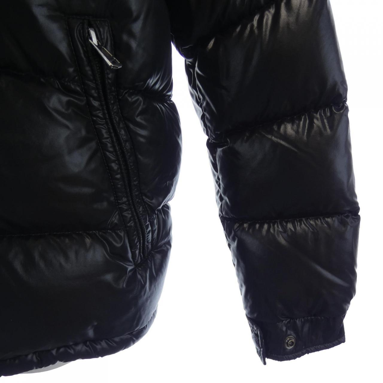 モンクレール MONCLER ダウンジャケット