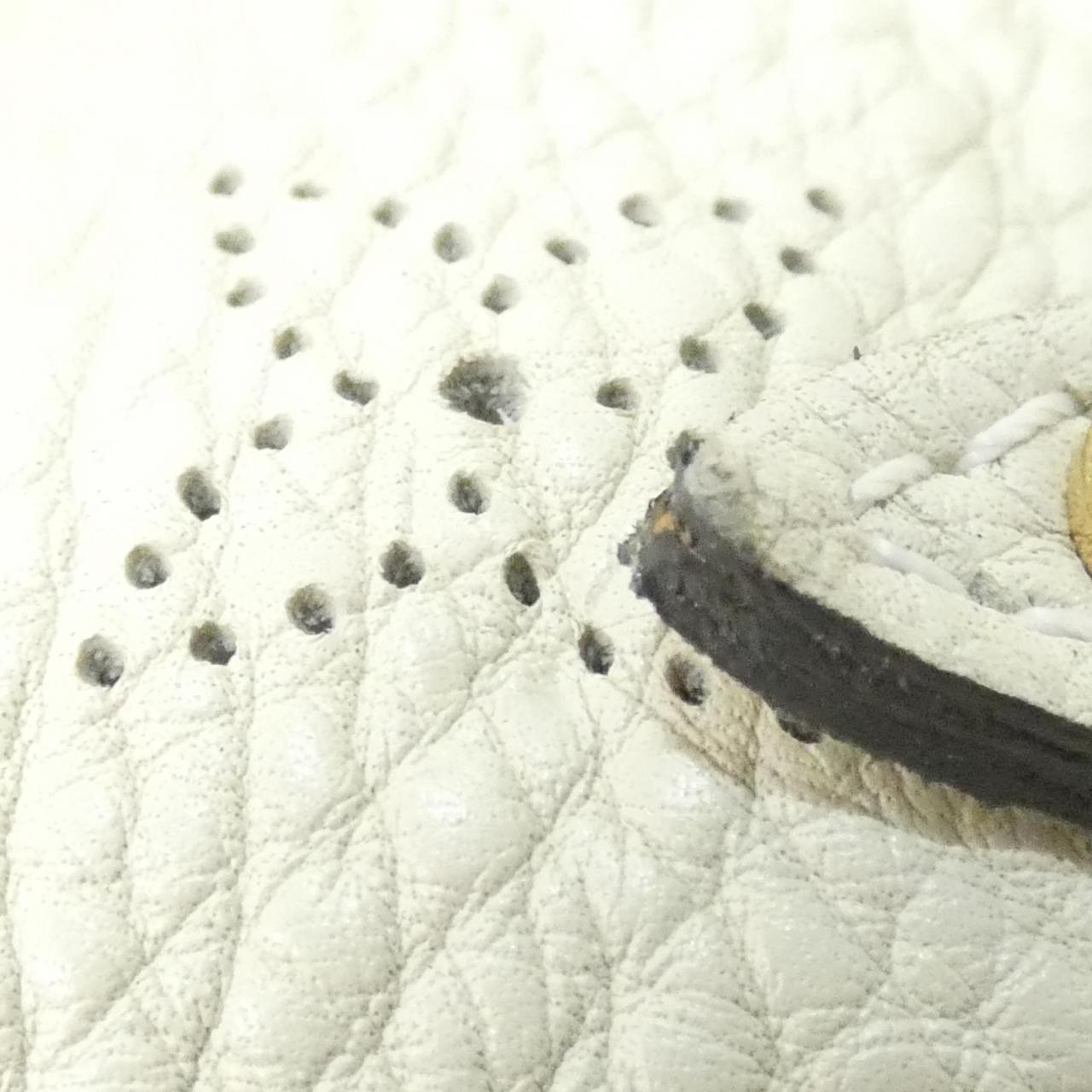 ルイヴィトン マヒナ XL M95548 ショルダーバッグ